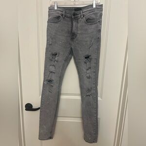 Men’s grey paint splatter distressed skinny jeans